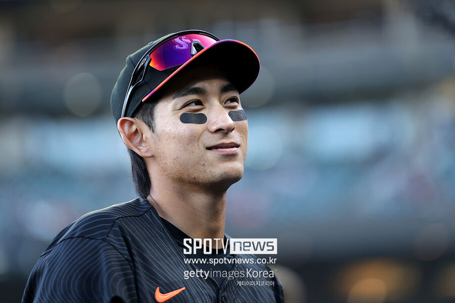 이건 미리보는 WBC? <b>이정후</b>·<b>김하성</b>, 체코전 앞두고 '유튜브 <b>라이브</b>' 프...