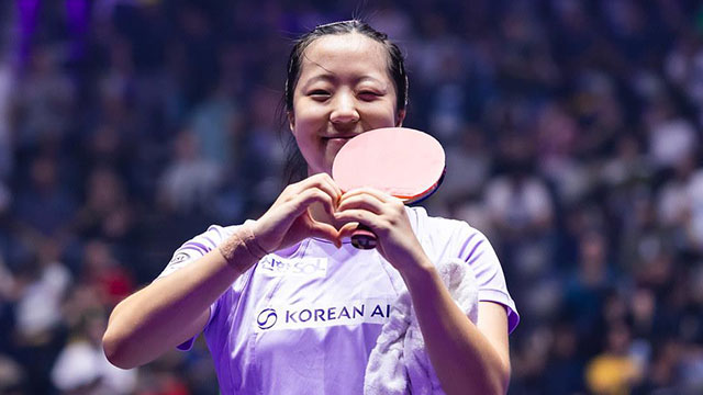 일본 쭉쭉 나와! 신유빈, WTT 프랑크푸르트서 다시 4강 진출…36살 베테...