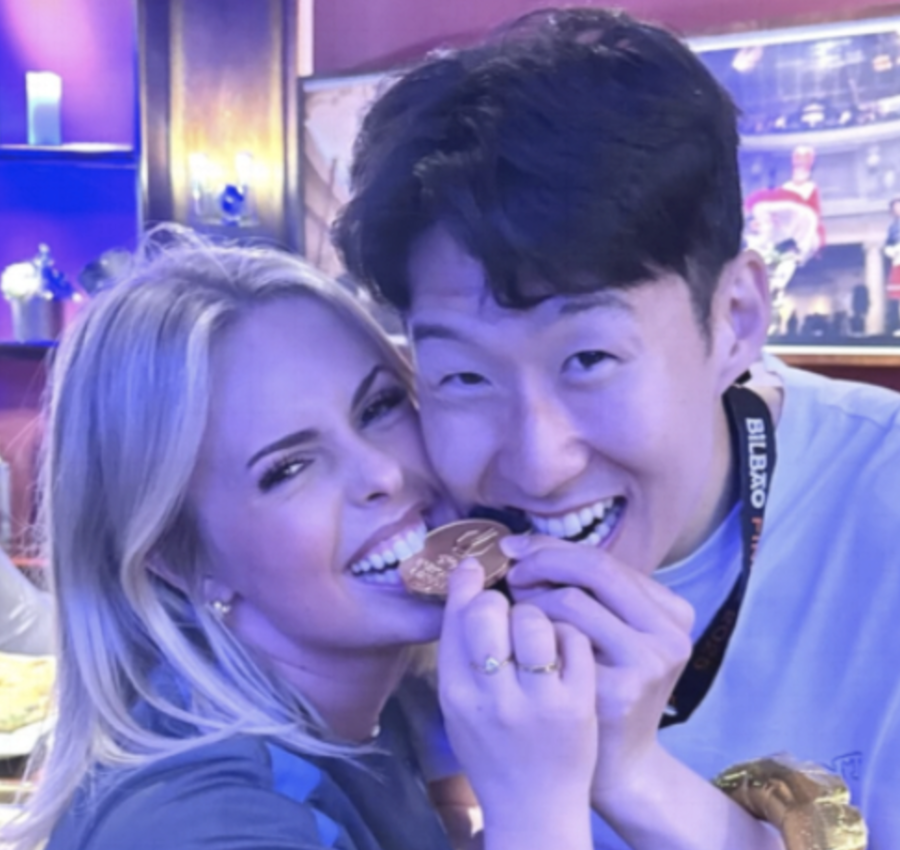 "1시간 동안 펑펑 울어" <b>손흥민</b>, 금발 여성과 헤어진지 6개월 만에 <b>재회</b>...