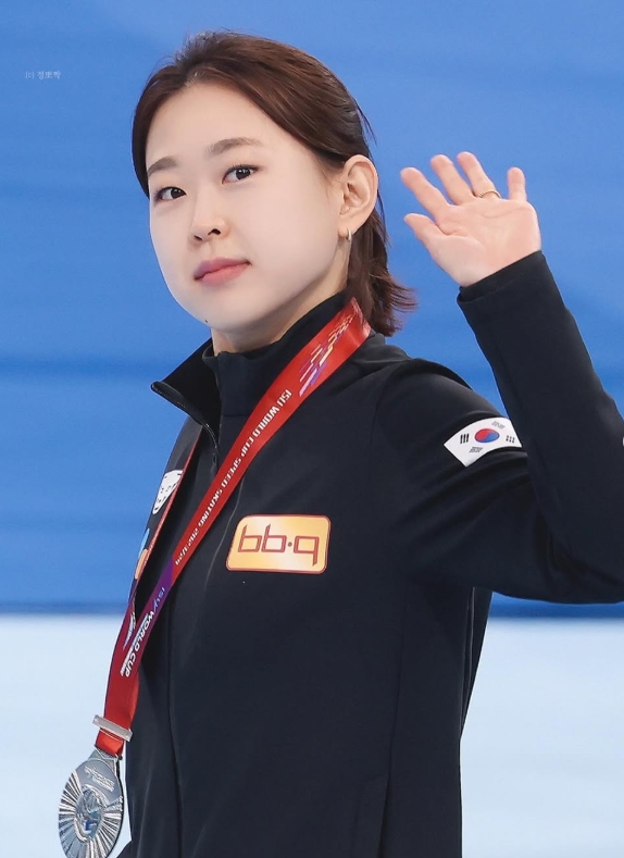 "포스트 이상화 부담 없어요"…김민선, 유럽서 부활 신호탄!→시즌 첫 ...