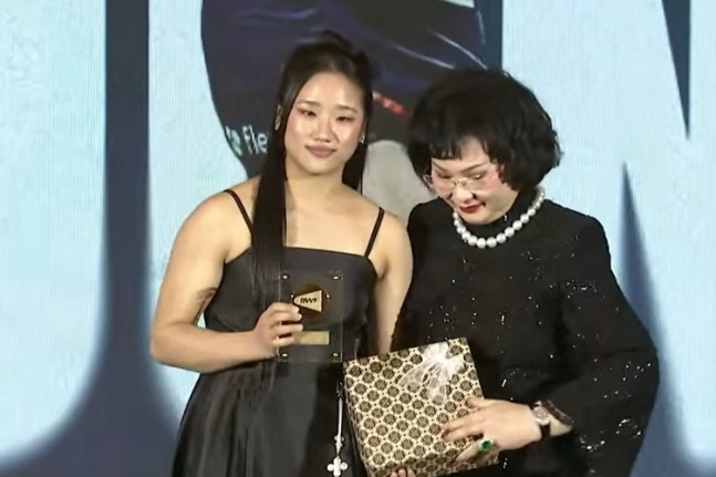 [오피셜] '세계 최강 한국인' 안세영 초대박, 끝내 일 냈다! BWF 올해의 선수상 '쾌거'...中-日 다 제치고 '3년 연속 수상' (속보)