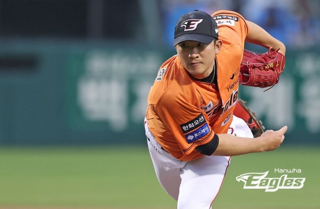 'FA 대신 은퇴' 황재균 충격적 결정→현대 마지막 유산? 사라진 강속구 투수가 역사 이을까