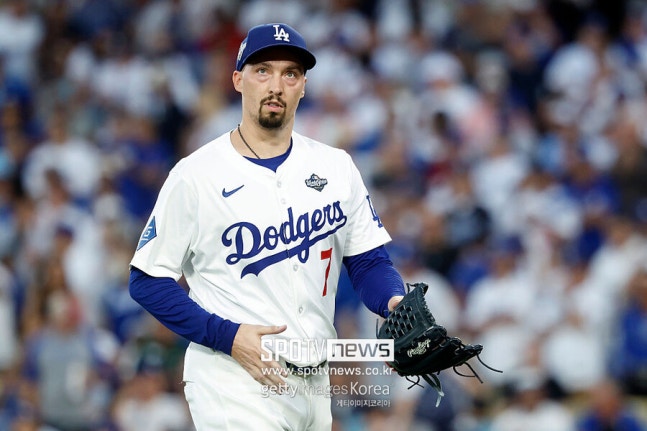 다저스는 계약의 천재인가… 사이영 투수, 단돈 1000만 달러에 1년 더 쓴다? 어떻게 이런 일이