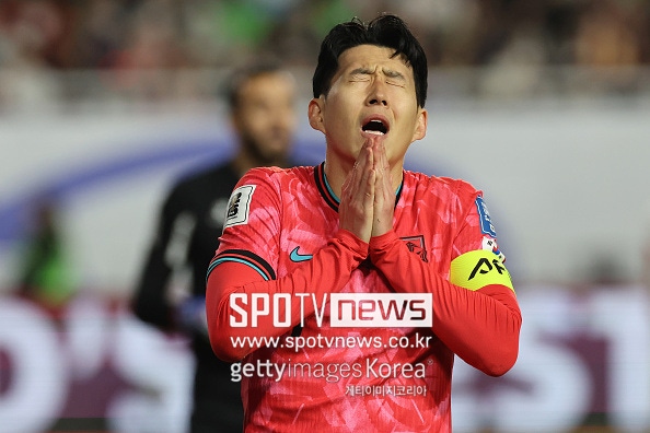 "손흥민은 위선자" 망언의 주인공 또 사고쳤다→"일본 축구 끝났다"더니 결승 0-4 대참사...中 팬들 '이제 그만' 폭발