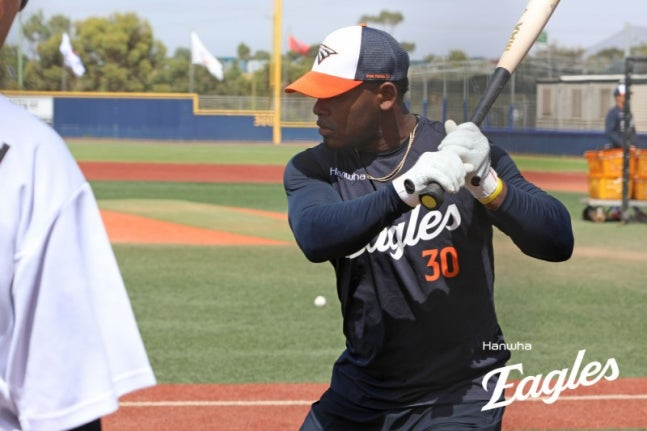 한화는 왜 남들 안 하는 모험을 했나… 확률 높은 게임이니까, '2.0 버전' 업데이트 개봉박두