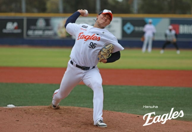 "와~ 저 덩치들 봐라" 한승혁 보상선수 나온 이유 있나… 한화 MLB급 피지컬, '트윈 타워' 새로 떴다