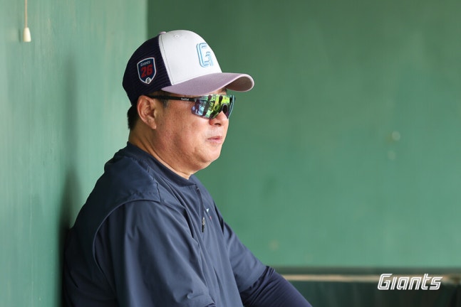 롯데 불법도박 4인방 향한 김태형 감독의 일침 "생각 없이 행동했으면, 책임져야지"