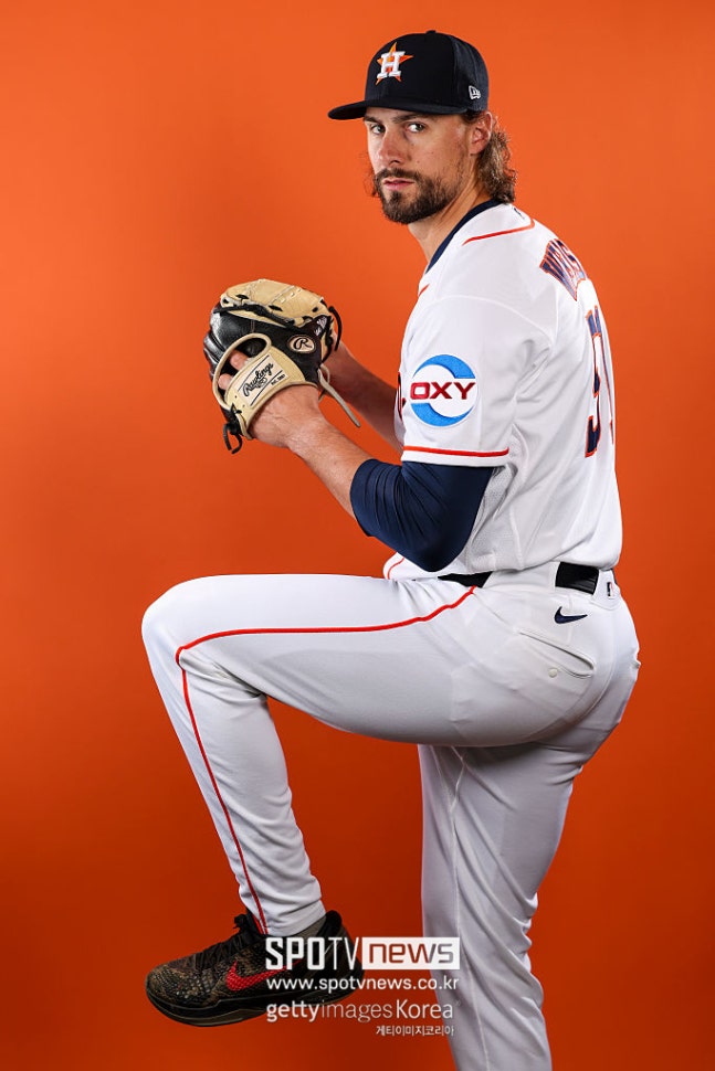 충격적인 '볼넷-볼넷-볼넷-볼넷'…처참하게 무너진 와이스 최악의 하루, 입지에도 영향 미치나