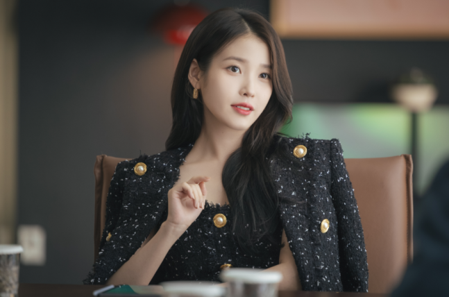 IU主演《21世紀大君夫人》收視飆升 演技再創高峰