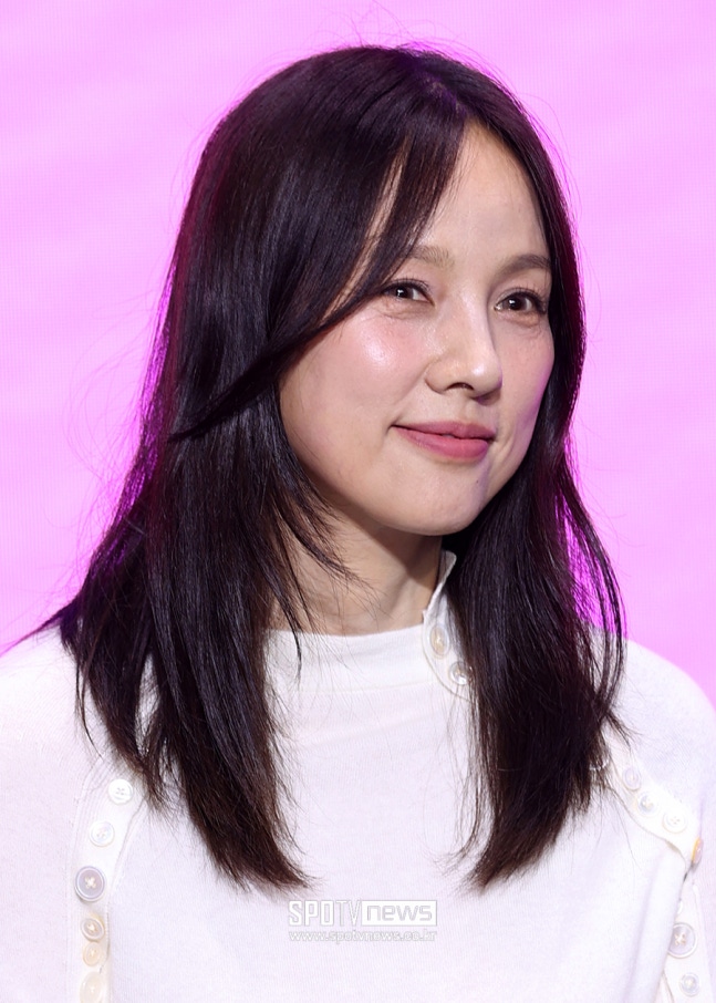 이효리, 부친상 슬픔 속 빈소 지켜