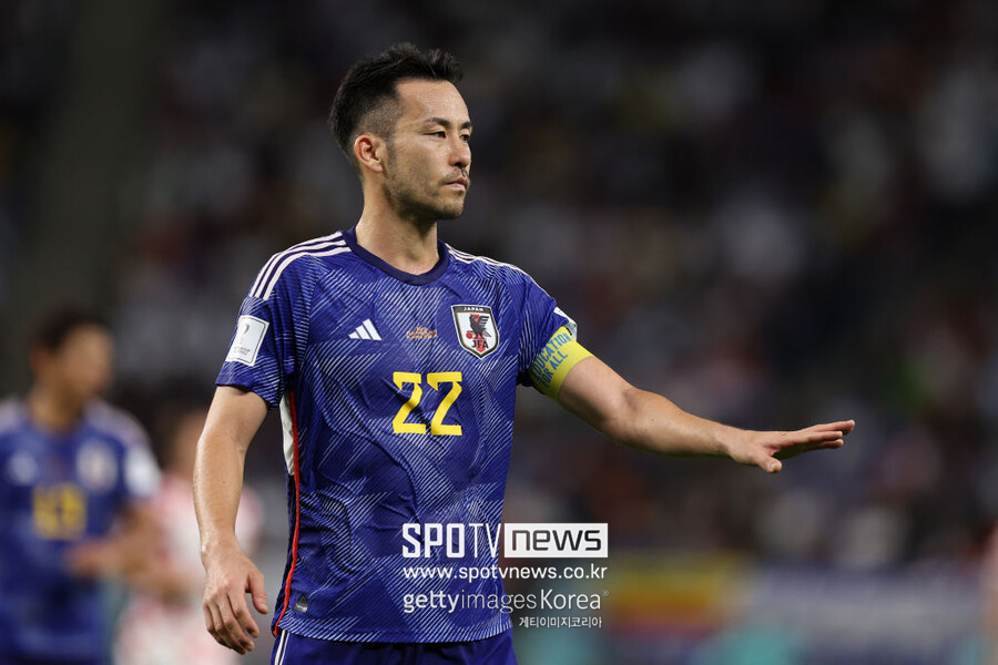 "전반 10분 뛰고 떠난다"…日 레전드 요시다, <b>아이슬란드</b>전 선발 확정→...
