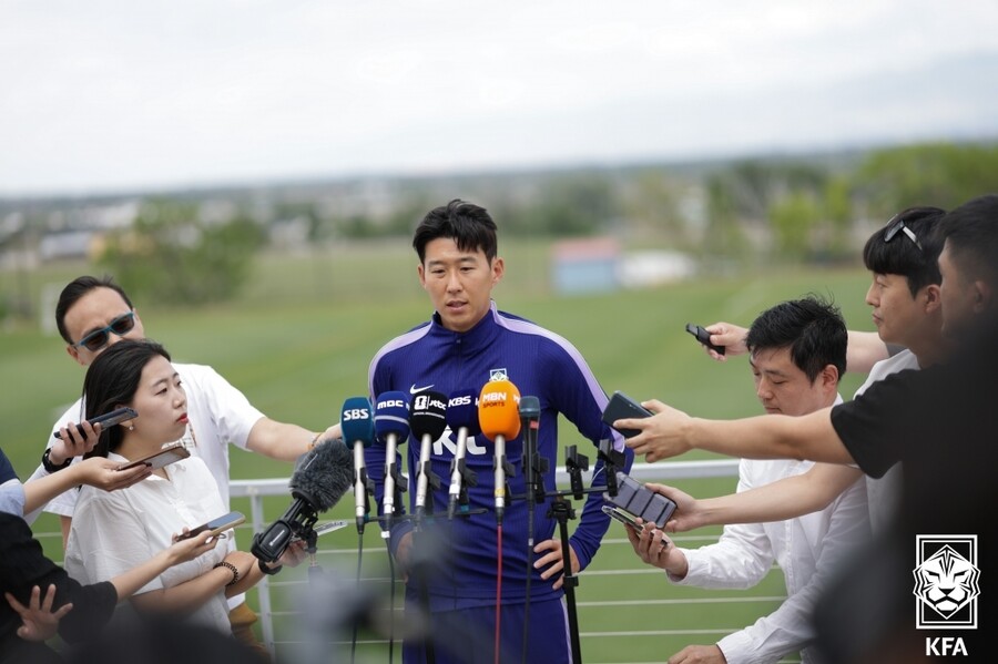[<b>선발라인업</b>] 손흥민 원톱-옌스 윙백-이기혁 센터백…한국, 트리니다드...