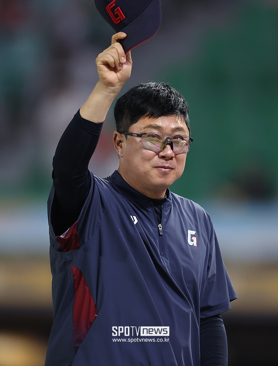 '승승무승→<b>8위 도약</b>' <b>롯데</b> 반격 시작! 김태형 감독 극찬 "이민석 투수들...