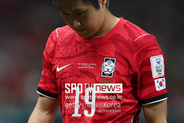 '韓 축구 초대형 위기' 32강 진출해도 이강인 못 뛸 수도?...경고받을 시 누적 징계 '이기혁-백승호도 경계령'