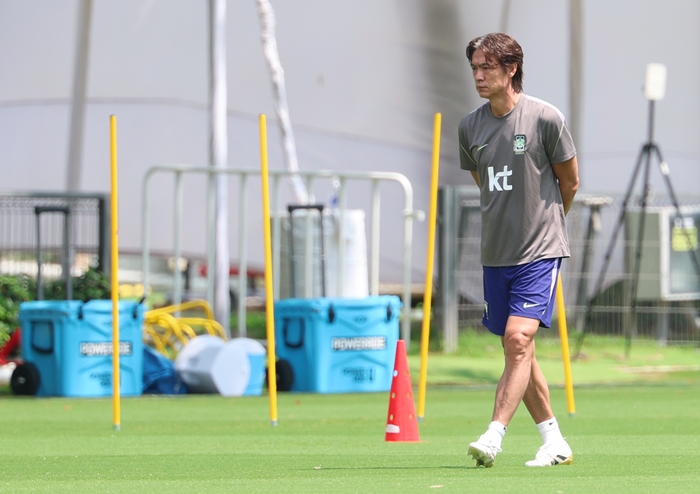 [오피셜] 대한민국 망신 '홍명보 작품' 韓 없는 32강 대진표 완성…일본...