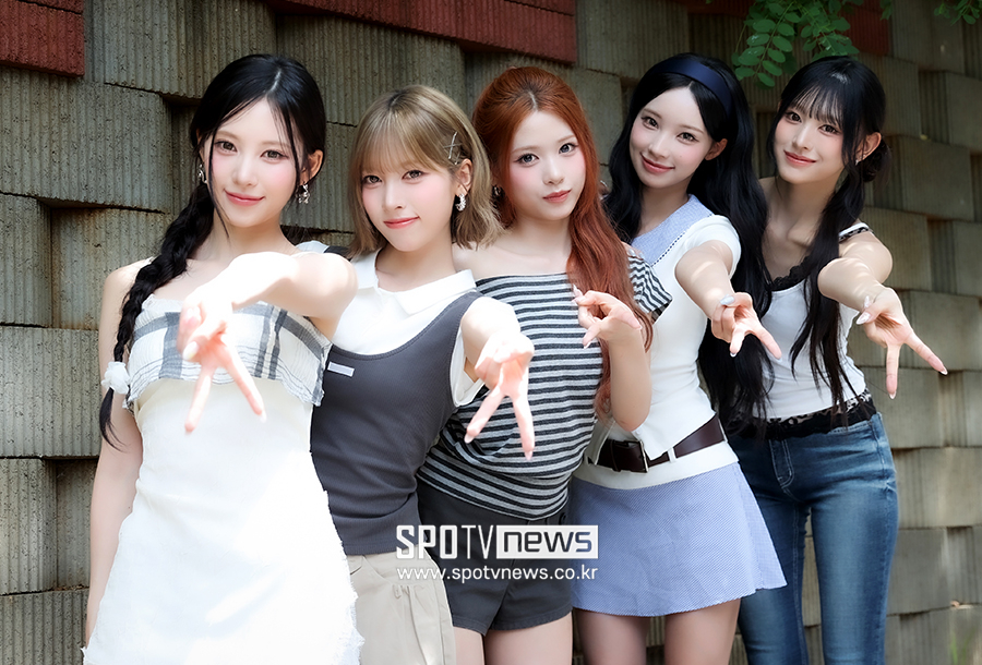 [단독] 리센느 "BTS 선배님 '야호' 샤라웃, 멤버들도 난리나…다음 목표...