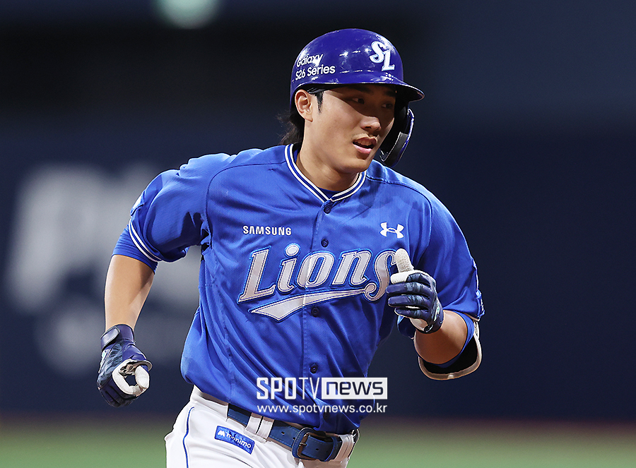 6-0도 못 지킨 <b>삼성</b>, 이재현 복귀포로 간신히 웃었다…<b>키움</b> 8-6 <b>제압</b>→1위...