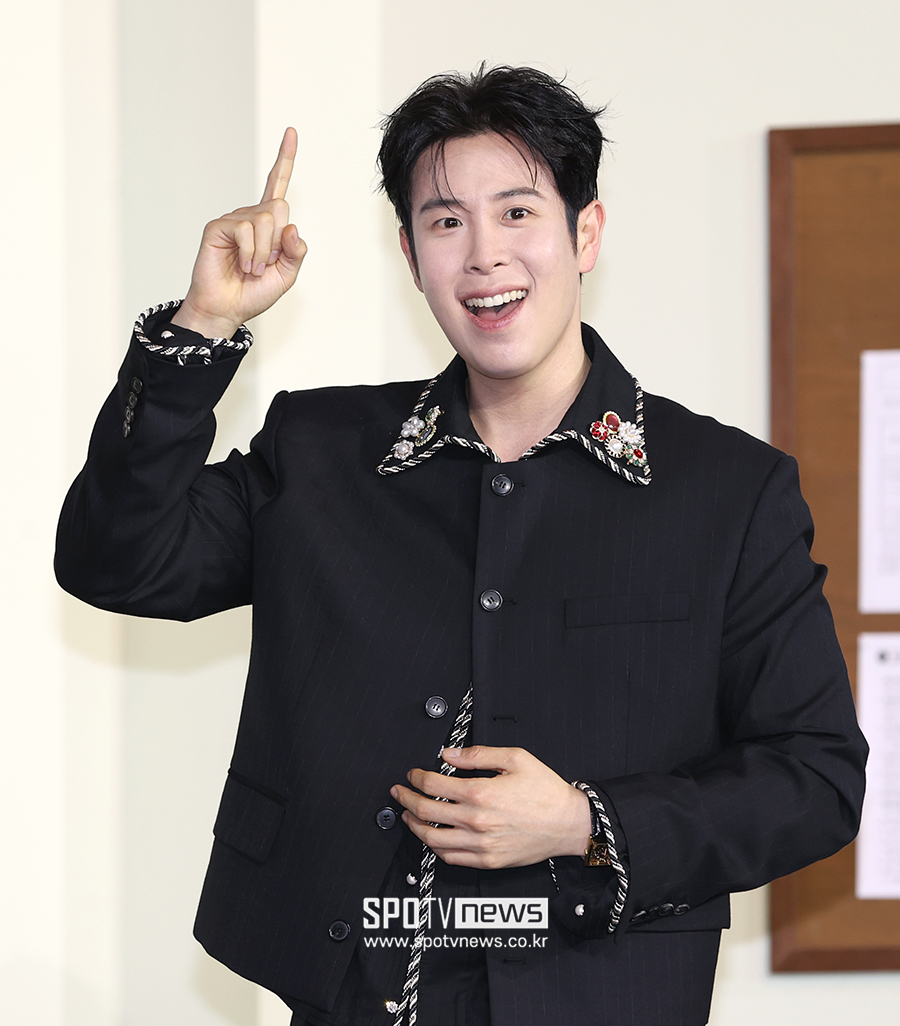 '참교육' 피오, 제주서 '아찔' 교통사고 "생명 지장 없어, '<b>굿파트너</b>2' 촬...