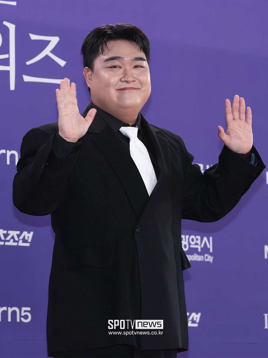 "<b>장애학생</b> 배변 실수 속옷까지 손빨래"…<b>미담</b> 주인공=<b>김규원</b>이었다