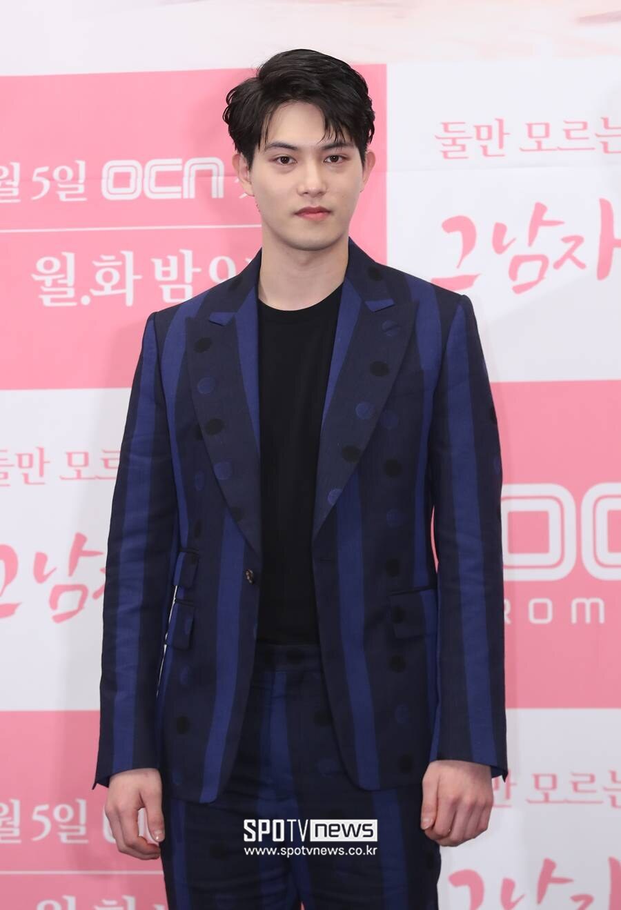 '정준영 단톡방 멤버' <b>이종현</b>, 뜬금 <b>이혼</b> 고백…<b>씨엔블루</b> 멤버들에 사과...