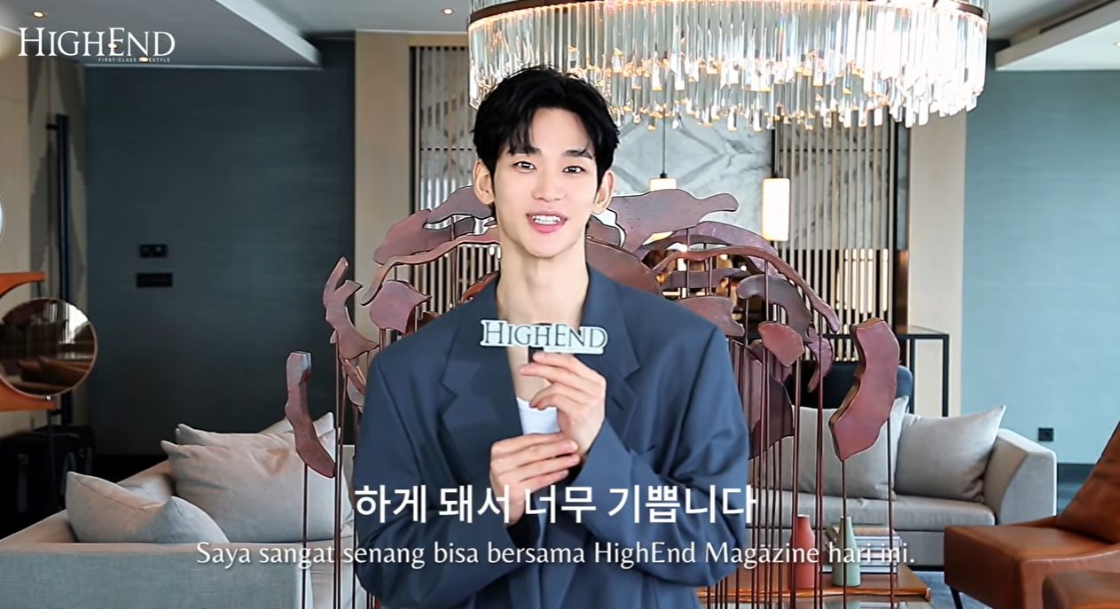 <b>해외</b>서 본격 <b>복귀</b> 시동 건 <b>김수현</b> "새로운 모습 기대해달라" 밝아진 얼...