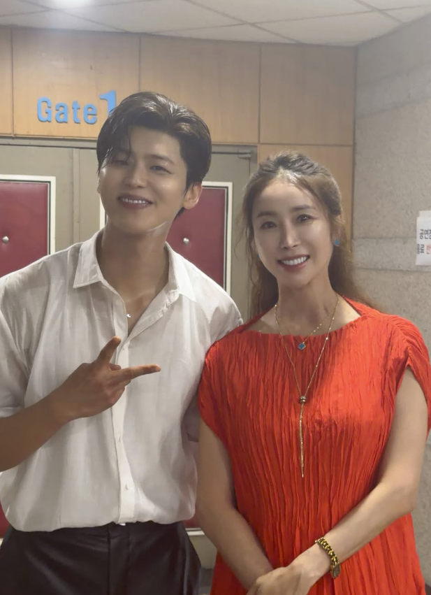 <b>한다감</b>, '연예계 최고령 산모' <b>태교</b>는 급이 다르네 "사람은 많이 만나보...