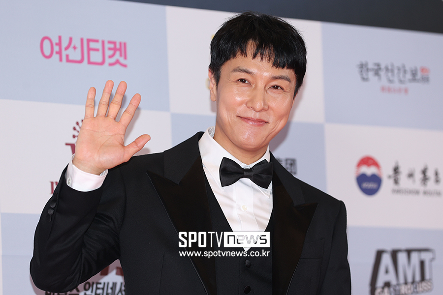 김동완