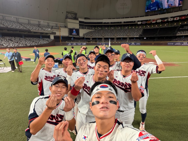 ▲ 정윤진 감독이 이끄는 U-18 한국 대표팀이 제14회 아시아청소년야구선수권 결승전에서 일본을 2-0으로 무너뜨리며, 8년 만에 아시아 정상으로 올라섰다. ⓒ대한야구소프트볼협회