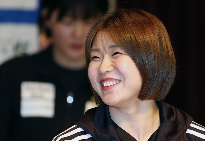 [속보] "애국가 연습 많이 했다" 독립운동가 후손 <b>허미미</b> 출발 좋다…28...