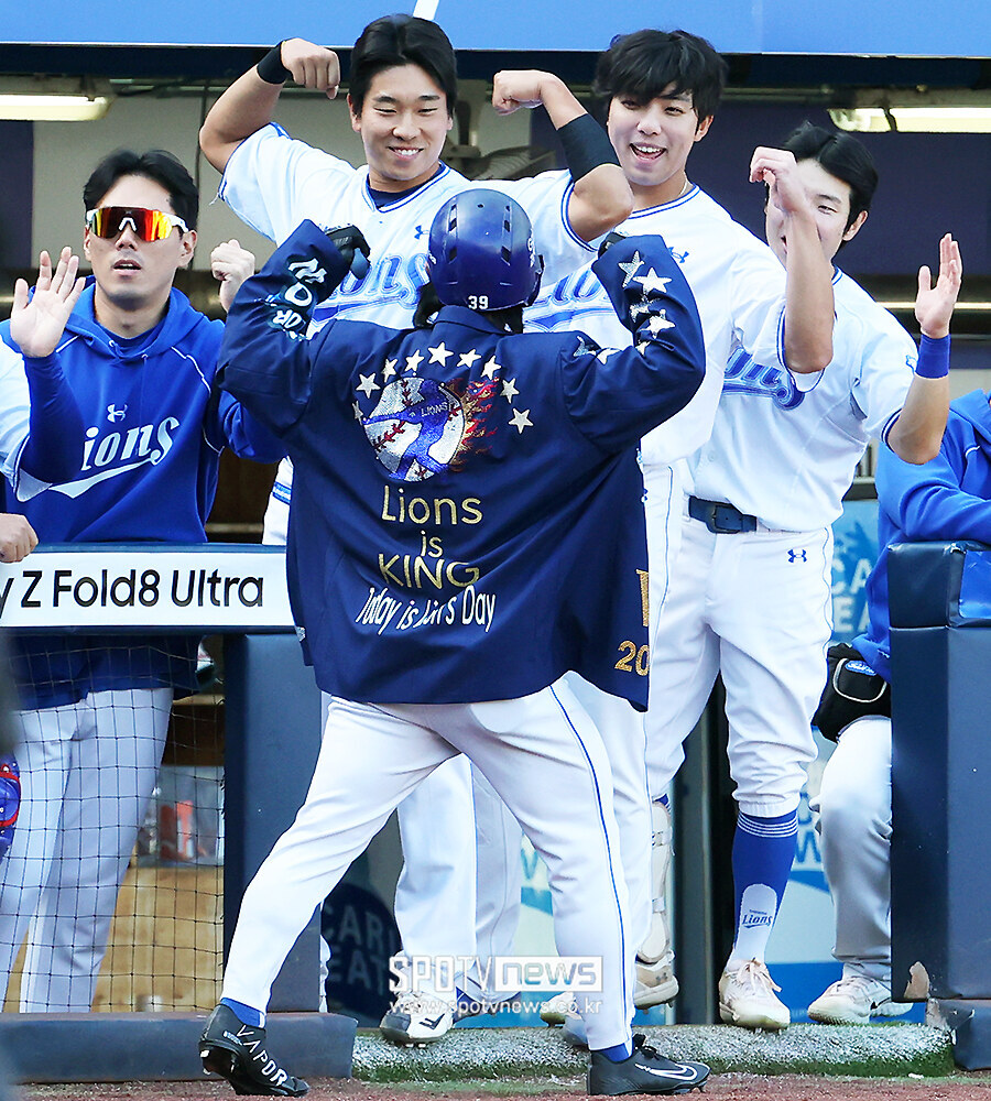 [포토S] <b>김성윤</b>, '<b>만루홈런</b> 킹!'