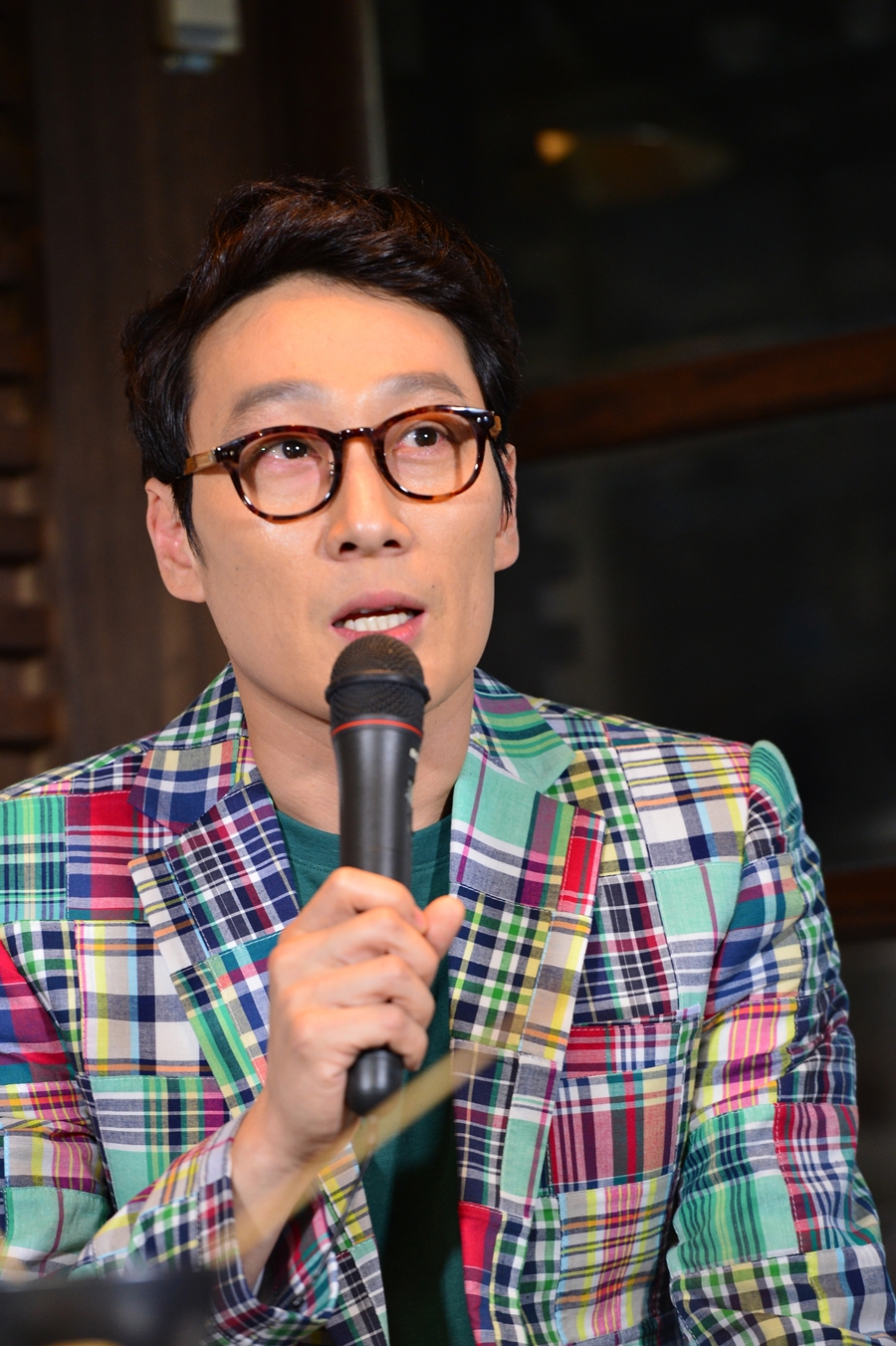 [단독]<b>이휘재</b>, 오늘(6일) <b>부친상</b>…슬픔 속 빈소 지켜