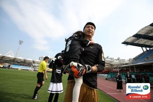 [Media Mag] 이제 우리는 당신과 <b>재회</b>할 그 순간을 기다린다