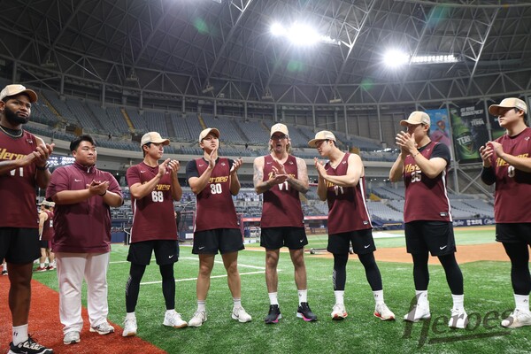 <b>키움</b>의 계약 제안 고사한 <b>웰스</b>, 호주행 앞두고 23일 <b>송별</b>식 "남은 시즌 ...
