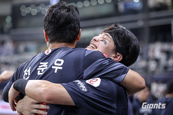 '마, 이게 베테랑이다!' 부상에도 사라지지 않는 존재감, 또 <b>롯데</b> 살린 ...