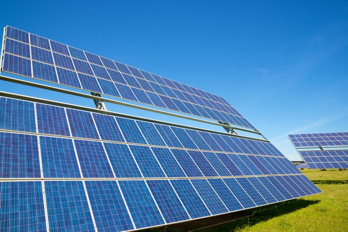 중국과 인도의 급속한 성장세에 힘입어 2025년 상반기 전 세계 재생에너지 발전량이 사상 처음으로 석탄을 앞질렀다는 분석결과가 나왔다. 게티이미지뱅크 제공