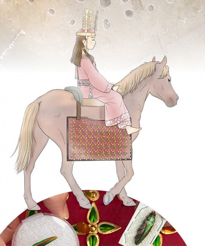 쪽샘 44호분에 묻힌 10살 소녀의 상상도.말 탑승자에게 흙이 튀지 않게 막아주는 말다래 장식이 보인다.아래는 비단벌레 말다래 복원품의 확대 사진.물방울 무늬 장식 하나에 비단벌레 한 마리의 딱지날개가 쓰였다.