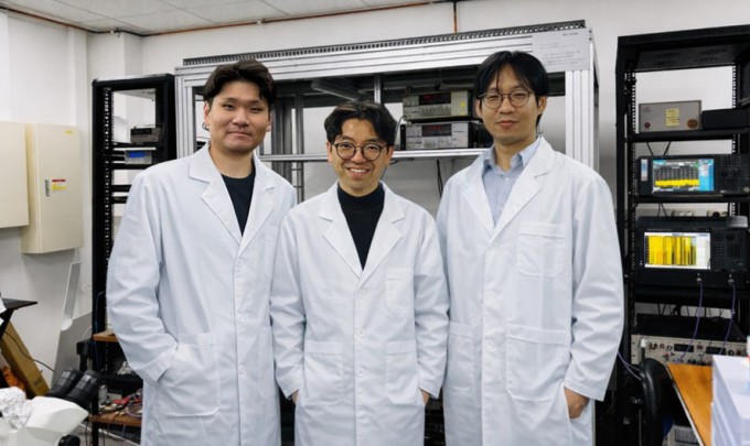 왼쪽부터 유무진 KAIST 박사후연구원, 김갑진 교수, 박민규 연구교수. KAIST 제공