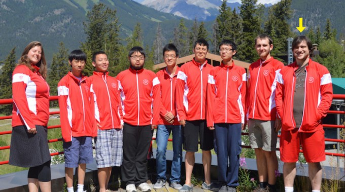 2015년 IMO 캐나다 국가대표 팀을 이끌었던 치머만 교수의 모습(가장 오른쪽).토론토대 제공