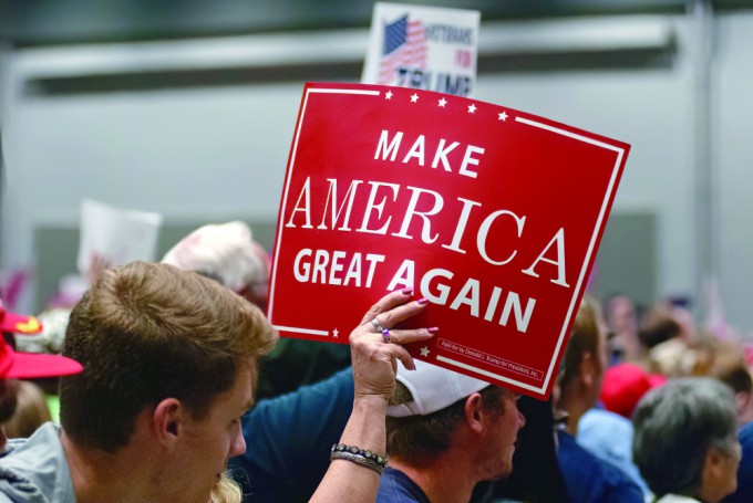 도널드 트럼프 미국 대통령은 “미국을 다시 위대하게(Make America Great Again)”라는 구호와 함께 당선됐다. ‘명왕성을 다시 행성으로(Make Pluto a Planet Again)’는 이를 모방한