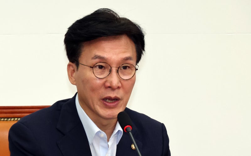 <b>김민석</b>, <b>이낙연</b>에 연일 "<b>사쿠라</b>" 비판…비명계 "김민새의 셀프디스" 역공