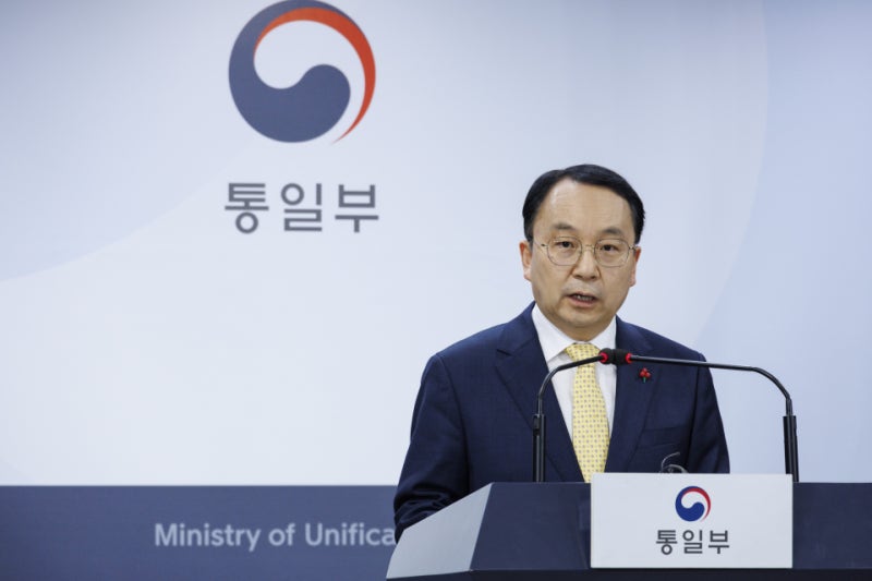 통일부, 김주애 '<b>닭공장</b>' 방문에 "민생 챙기는 이미지 연출"