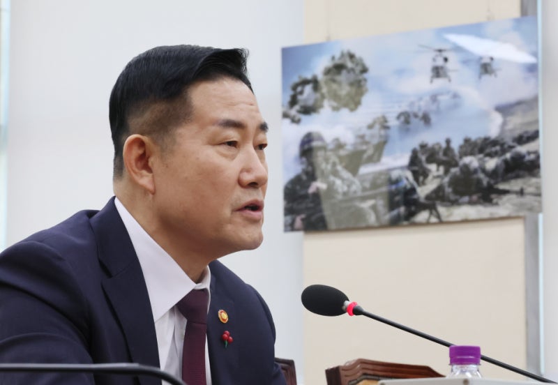 <b>신원식</b> "<b>김정은</b>, '한국 초토화' 공개 협박…한·미·일 안보협력 더 공고"