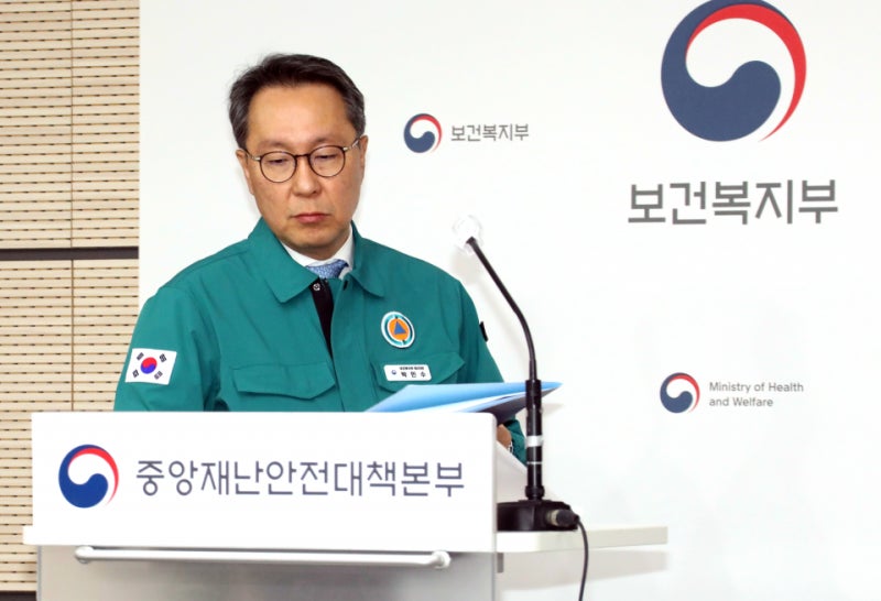 女 의사단체, <b>박민수</b> 보건<b>차관</b> 檢 고발…"차별적 시각 분노"