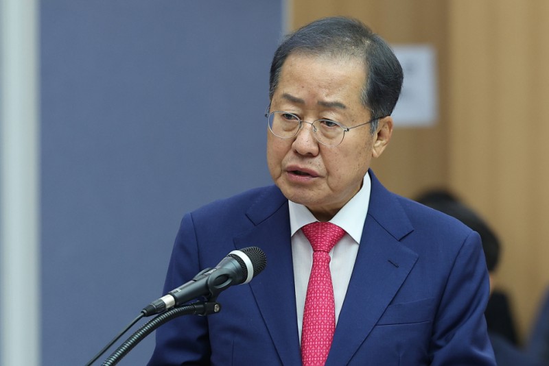 <b>홍준표</b>, 한동훈 체제 겨냥 '<b>탈당</b> 시사' 후 파장 커지자 "문장 해독 잘못"