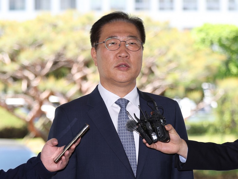 <b>법무</b>부 <b>장관</b>, 민주당 '검찰청 폐지' 논의에 "졸속…굉장히 우려"