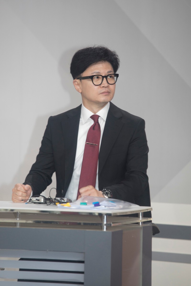 연일 실점하는 <b>한동훈</b>의 '입'…이번엔 "대통령이 패스트트랙 기소"