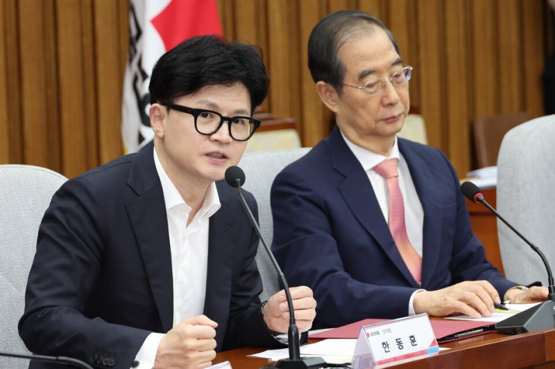 <b>한동훈</b> "<b>의사</b>, <b>정부</b>의 적 아냐…전공의 법적대응 신중해야"