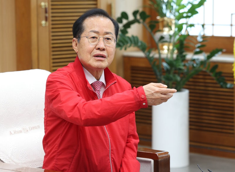 <b>홍준표</b>, 한동훈 겨냥 "당 분열 가속시키는 <b>용병정치</b> 손절해야"