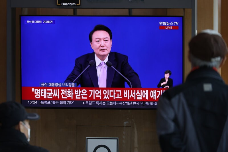 尹, <b>대국민 담화</b> 브리핑서 '사과' 했지만…'김건희' 언급 없었다