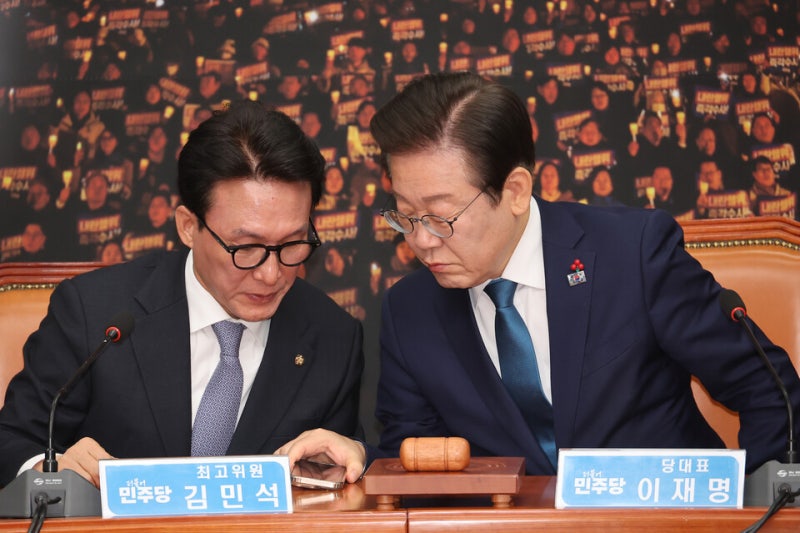 '<b>계엄</b>설 예언' 野<b>김민석</b> "<b>2차</b> <b>계엄</b> 100% 있다"